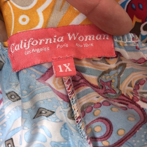 California woman pant colorful beach - Picture 2 of 10